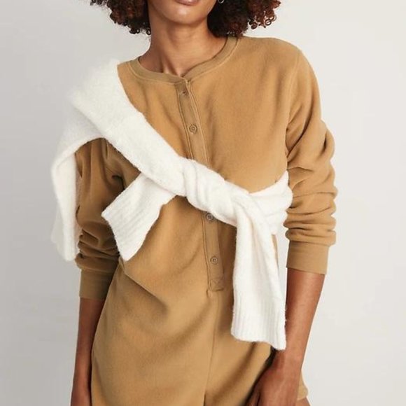 Old Navy Fleece Henley Pajama Romper -- 3.5-inch inseam for Women - Picture 3 of 5